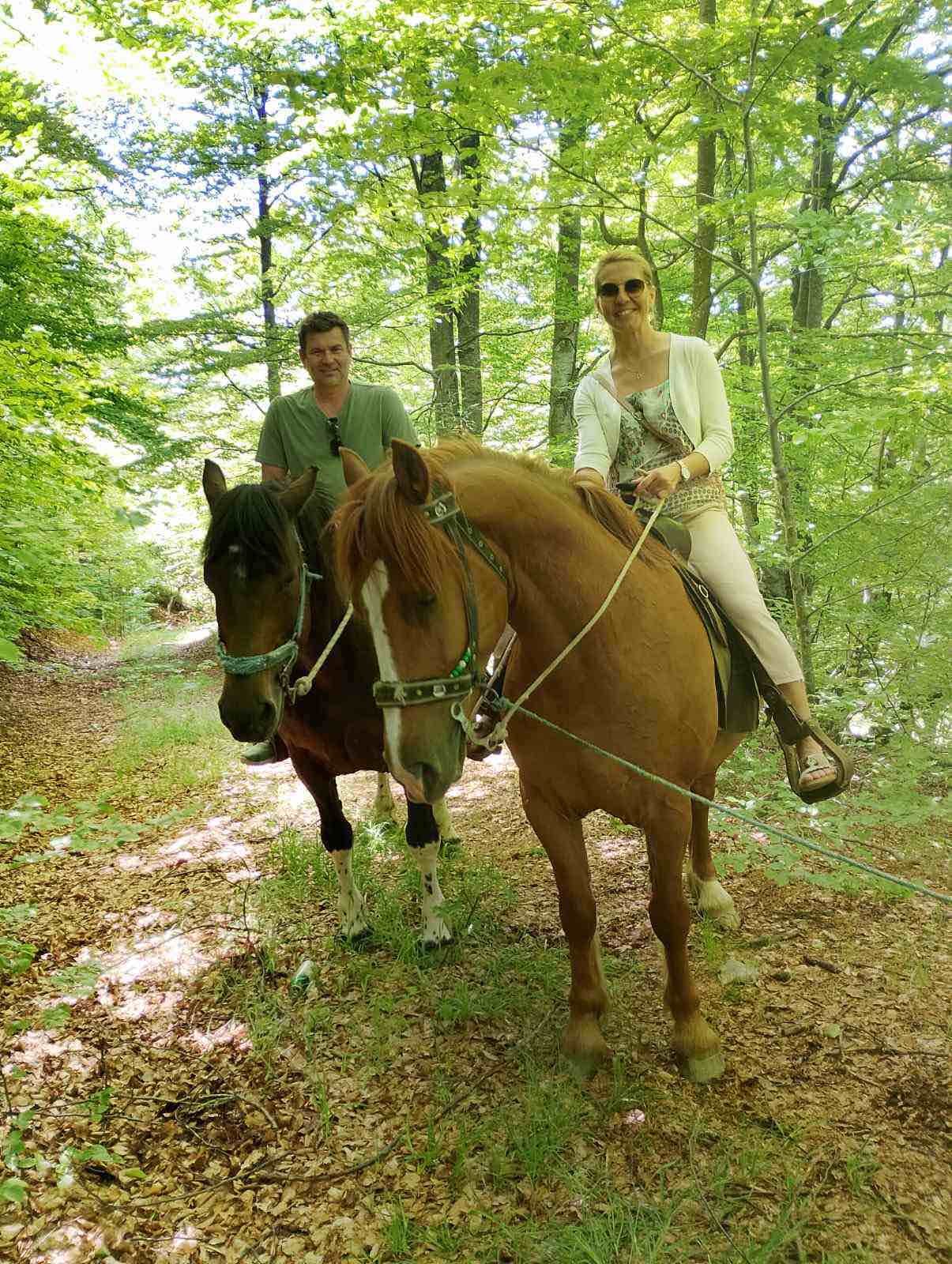 Моменти од тура со коњи